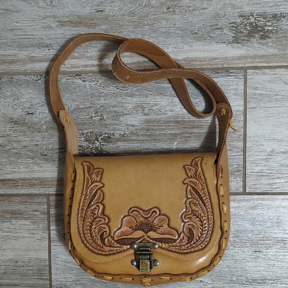 Vintage Handmade Leather Crossbody Bag - Picture 2 of 11